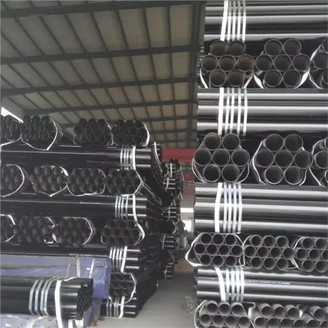 Materiał budowlany Rury stalowe bez szwu z czarnego węgla ze ściętą i plastikową nasadką